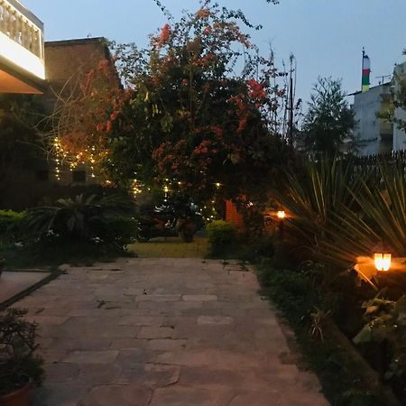 Hotel Lotus Garden Kathmandu Exteriör bild