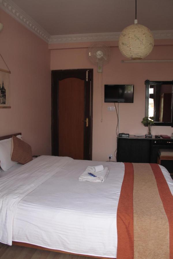 Hotel Lotus Garden Kathmandu Exteriör bild